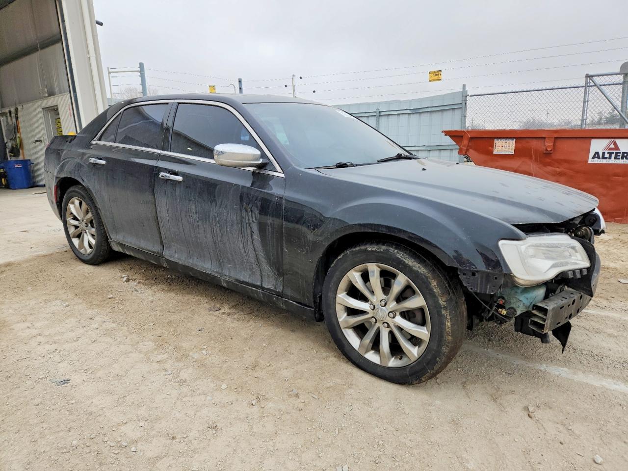 2017 Chrysler 300C - Image 4