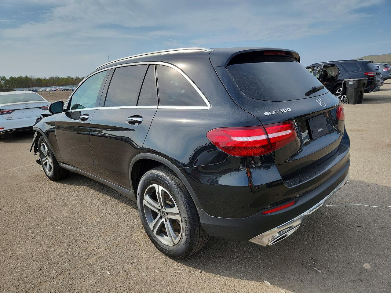 2019 Mercedes-Benz Glc 300 4Matic - Image 2