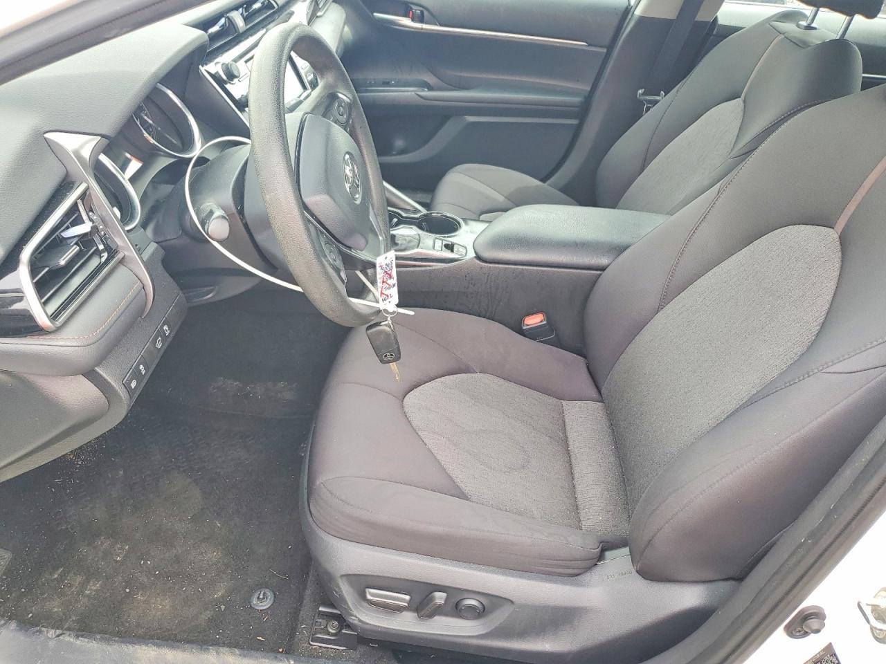 2020 Toyota Camry Le - Image 7