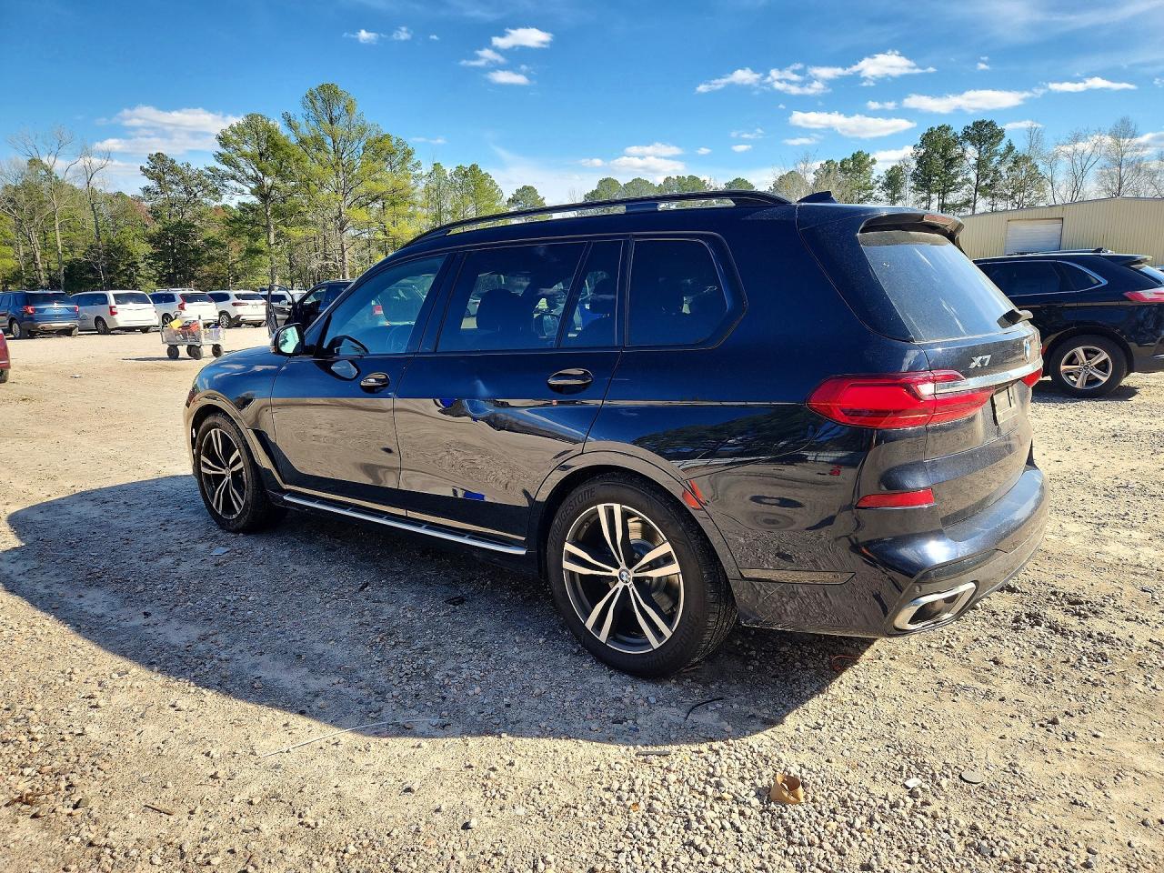 2021 BMW X7 xDrive40I - Фото 2