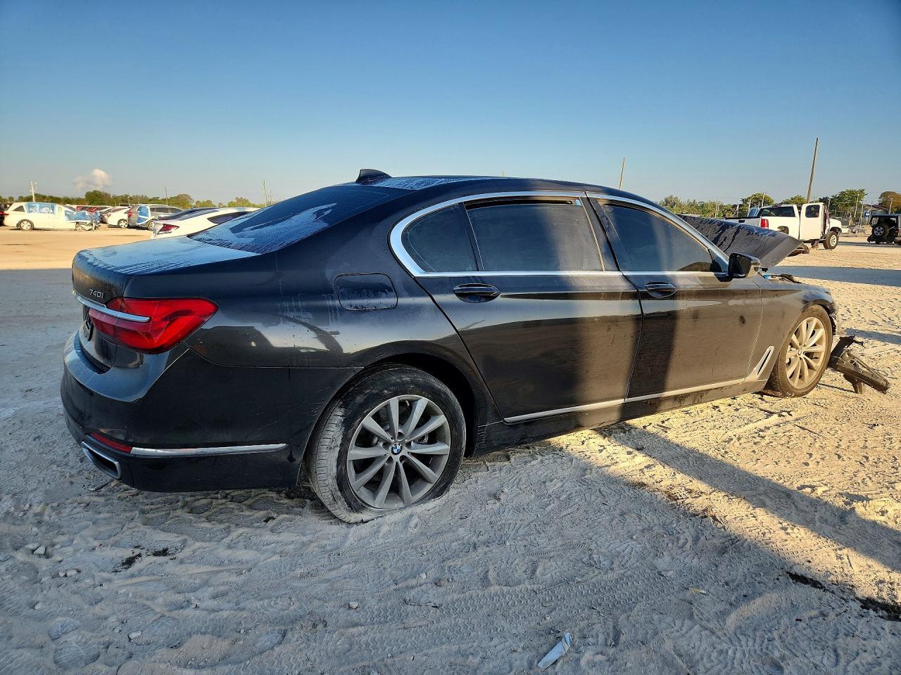 2018 BMW 740 I - Фото 3