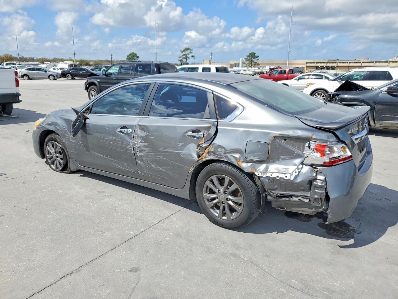 2015 Niss Altima 2.5 S - Фото 2