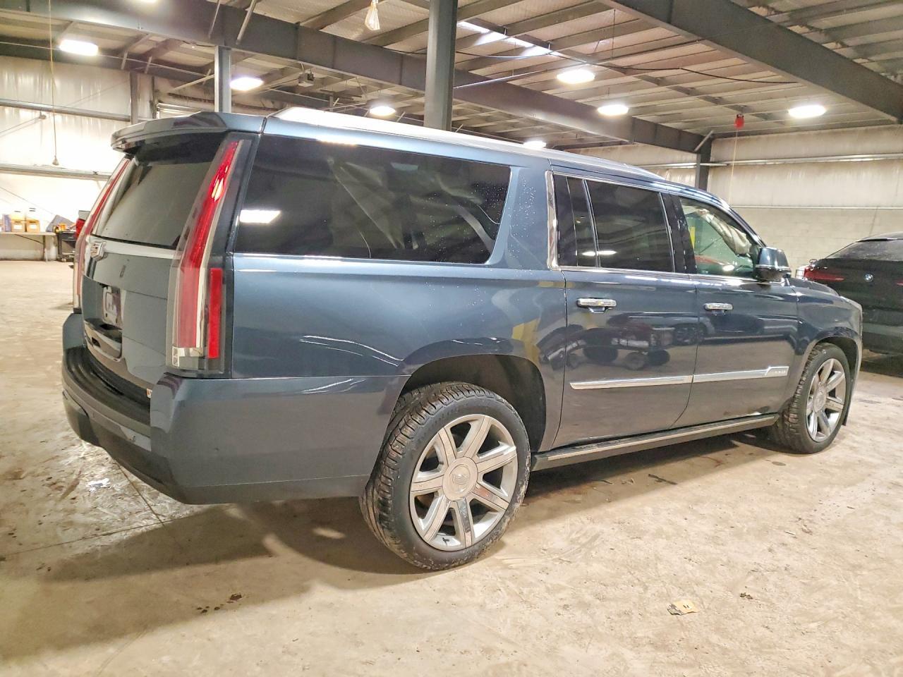 2019 Cadillac Escalade Esv Premium Luxury - Image 3