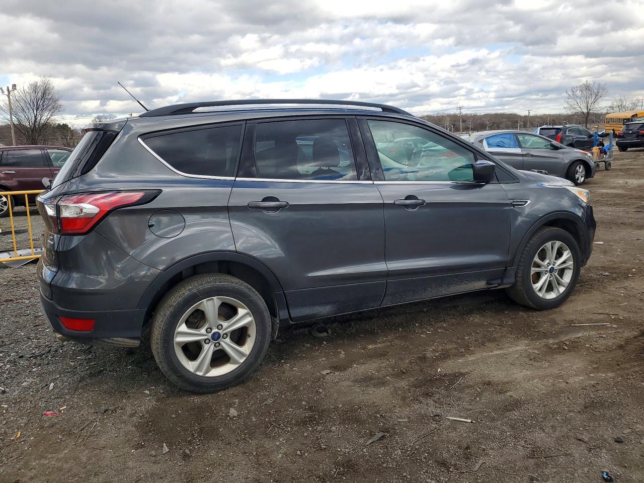 2017 Ford Escape Se - Фото 3