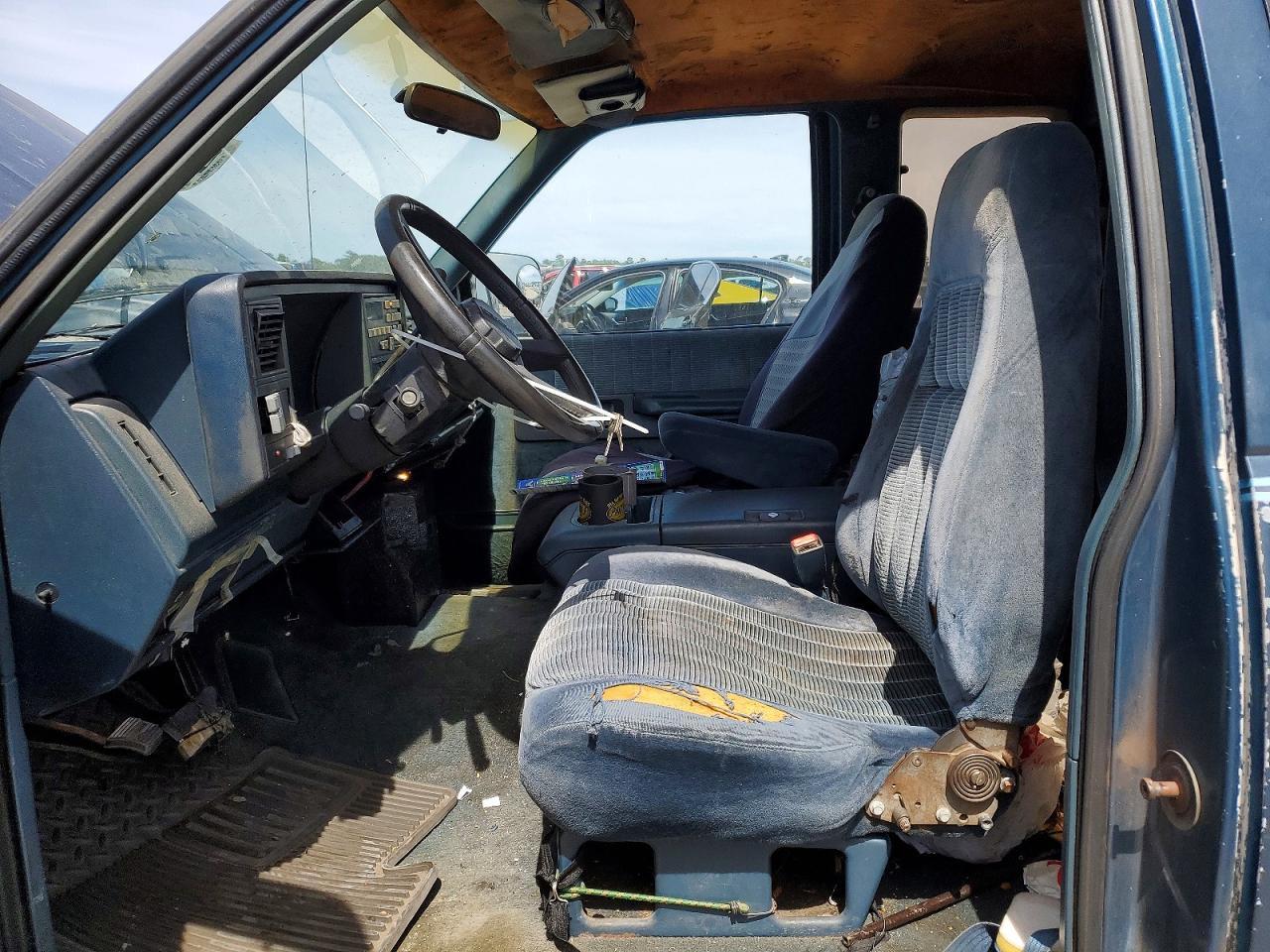 1992 Chevrolet Gmt-400 C1500 - Image 7