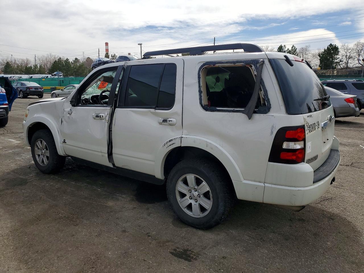 2010 Ford Explorer Xlt - Фото 2