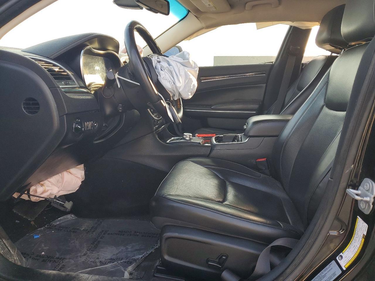 2017 Chrysler 300C - Фото 7