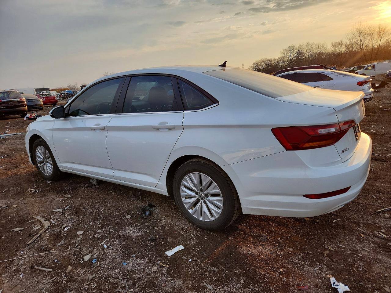 2019 Volkswagen Jetta S - Фото 2