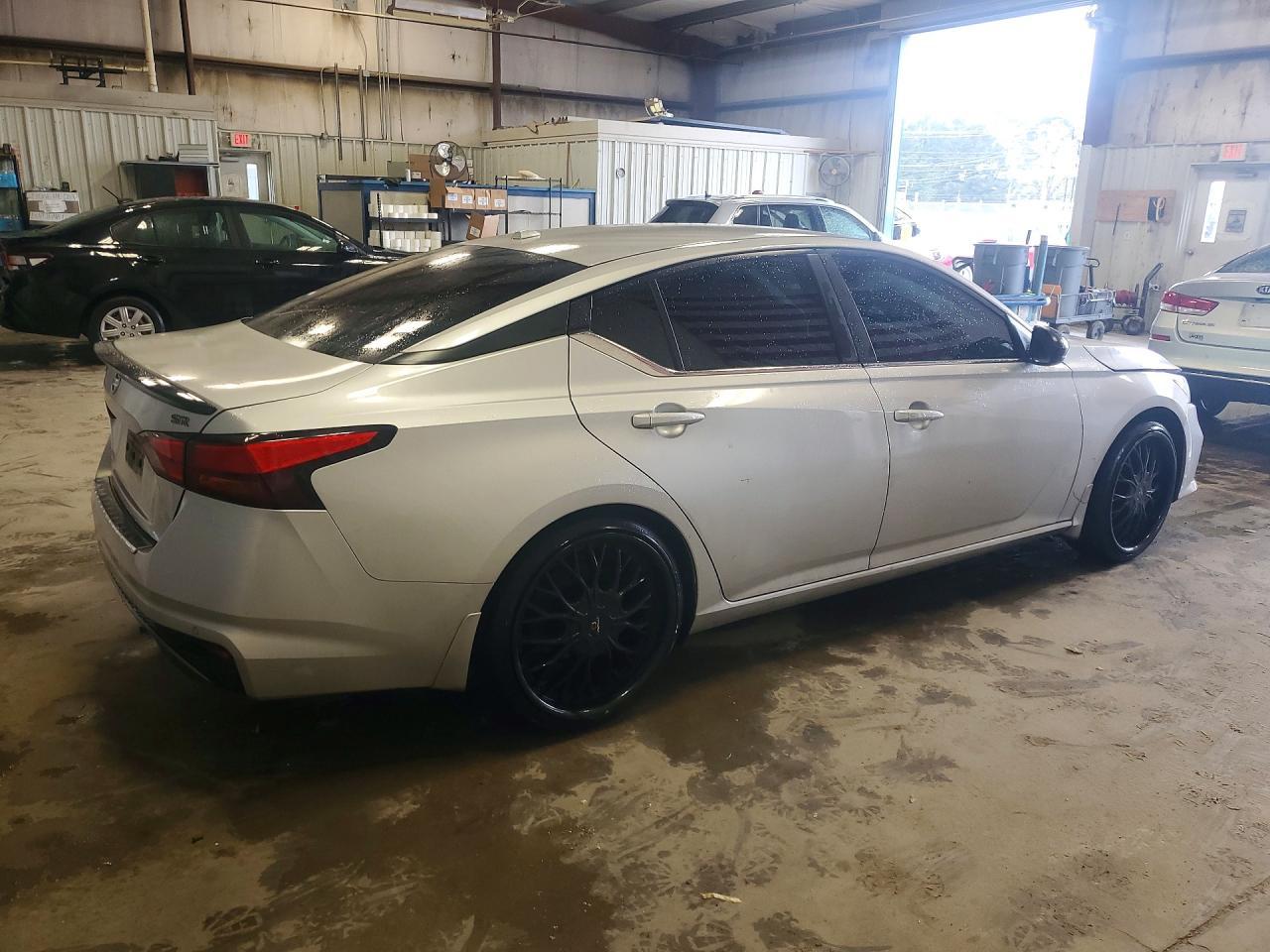 2020 Nissan Altima 2.5 Sr - Image 3