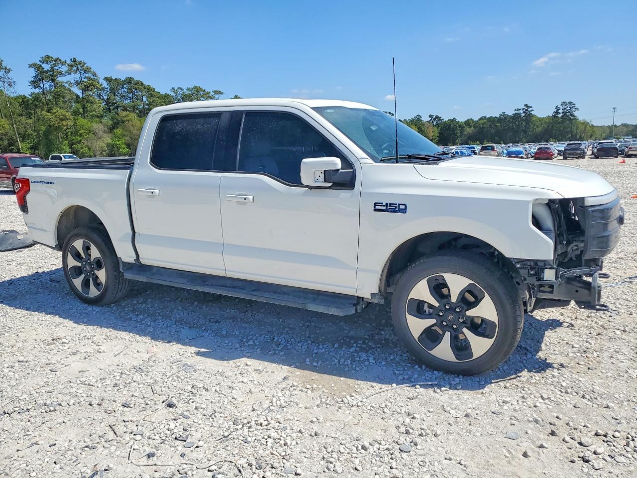 2024 Ford F150 Lightning Platinum - Image 4