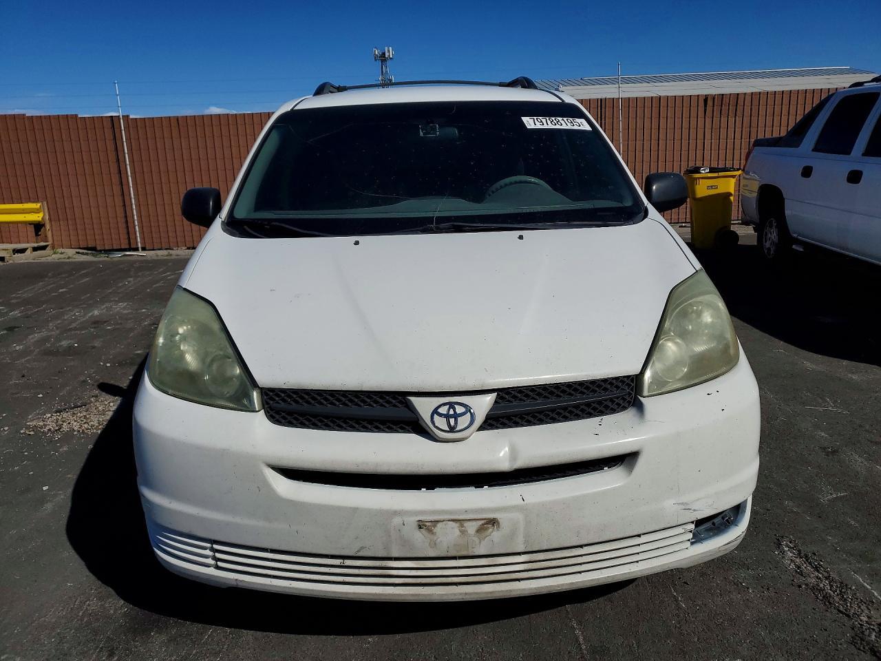 2004 Toyota Sienna Le 7 Passenger - Image 5