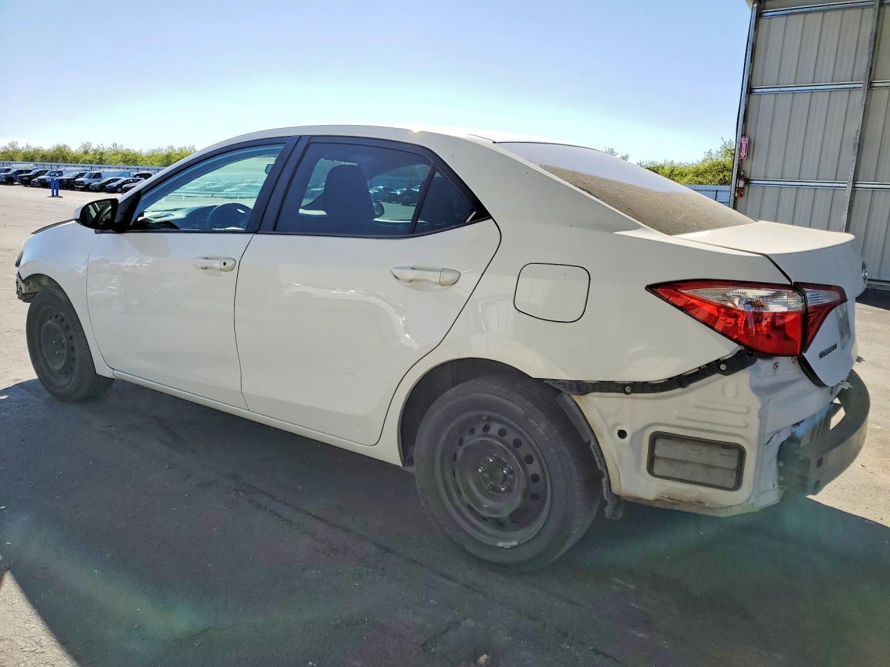 2016 Toyota Corolla Le - Фото 2