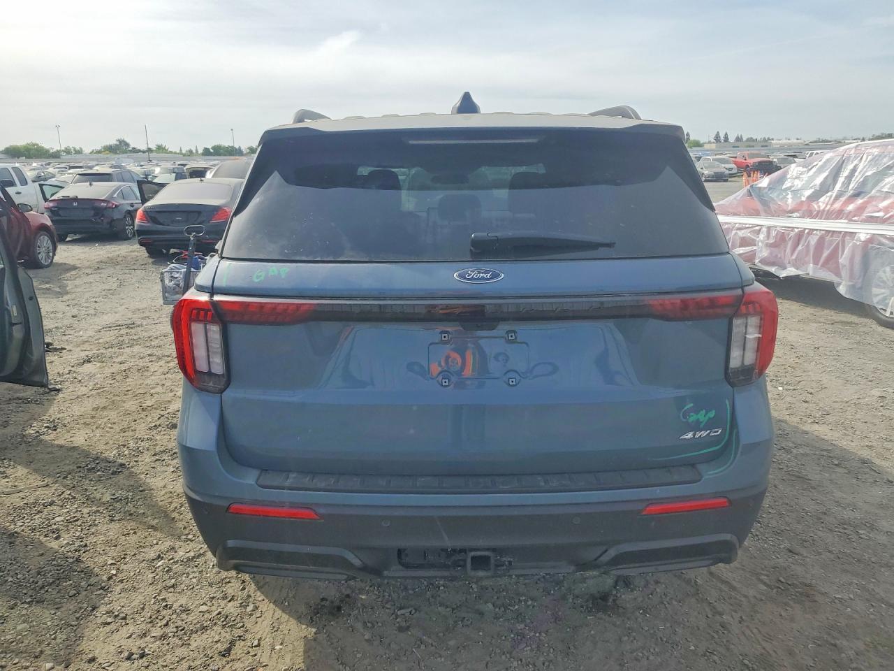 2025 Ford Explorer St-Line - Image 6