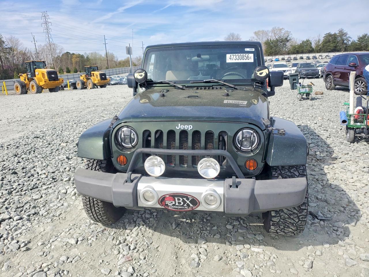 2010 Jeep Wrangler Sahara - Image 5
