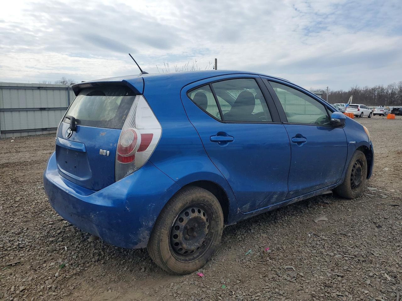 2013 Toyota Prius C Two - Фото 5