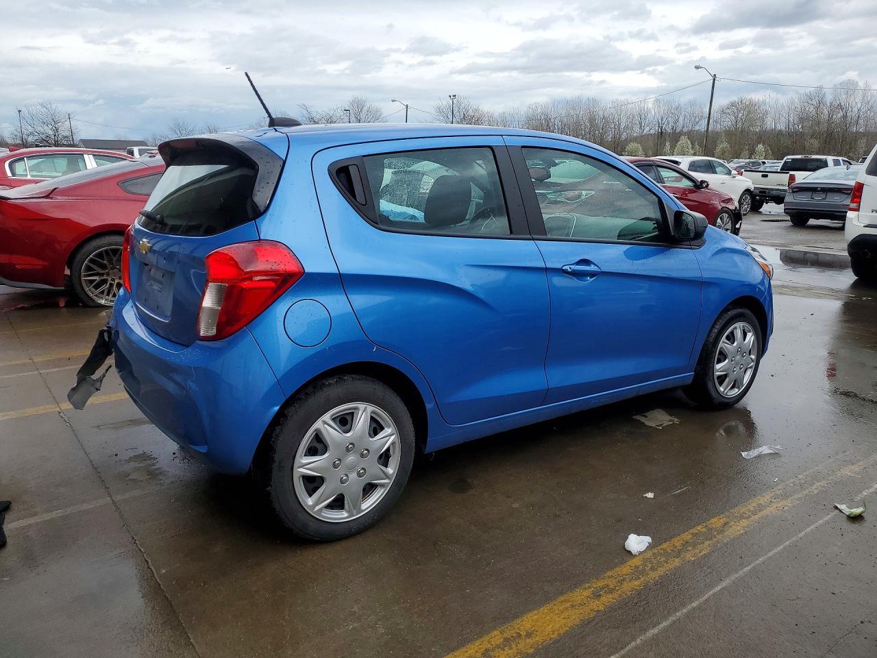 2017 Chev Spark - Фото 3
