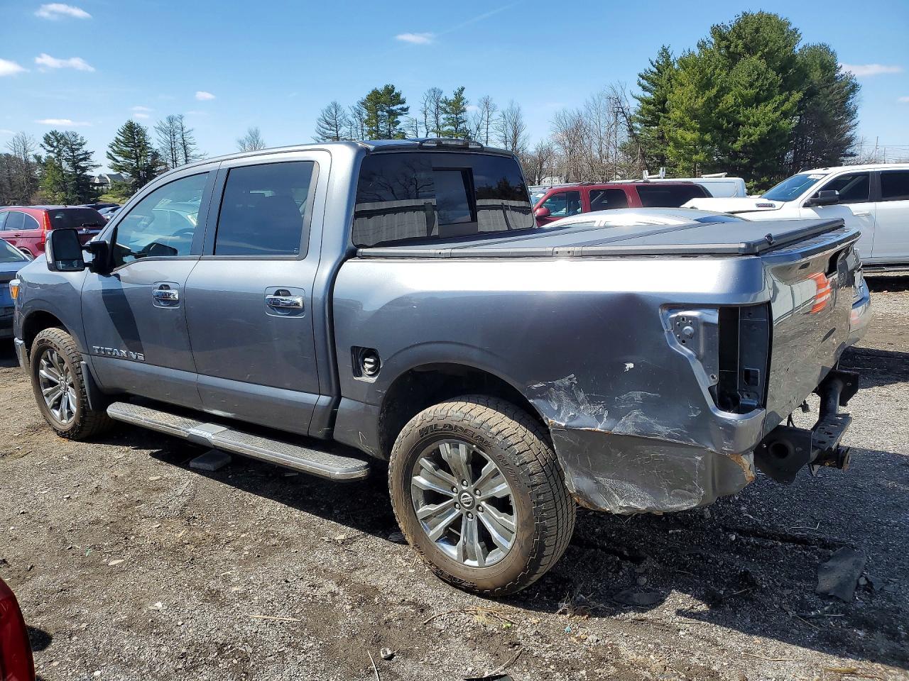 2018 Nissan Titan Sl - Image 2