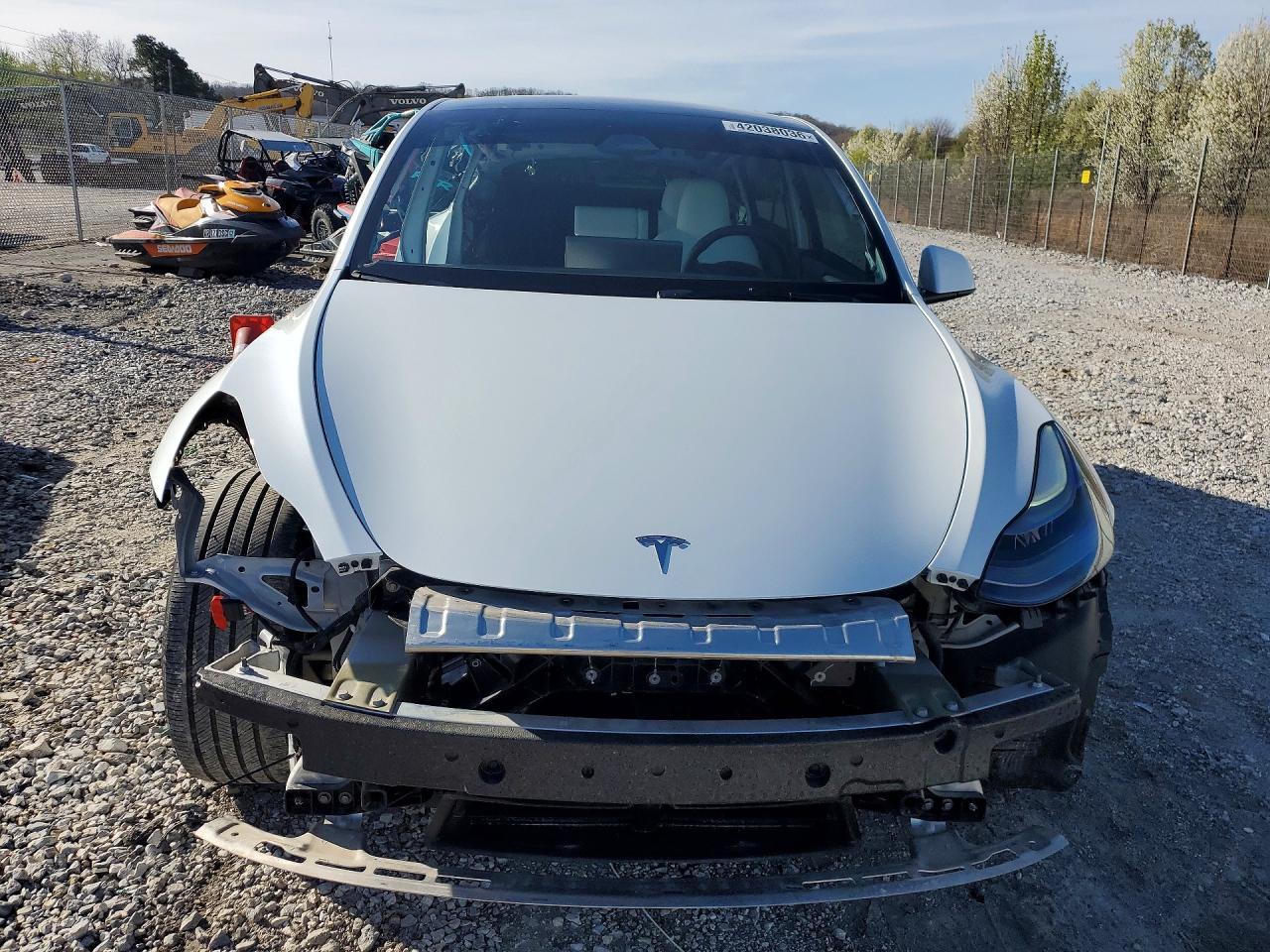 2023 Tesla Model Y - Фото 5