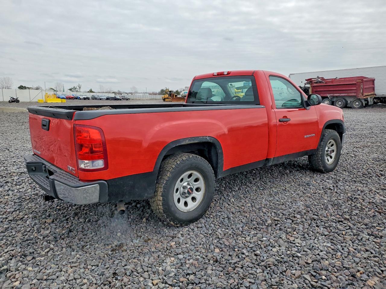 2013 GMC Sierra C1500 - Image 3