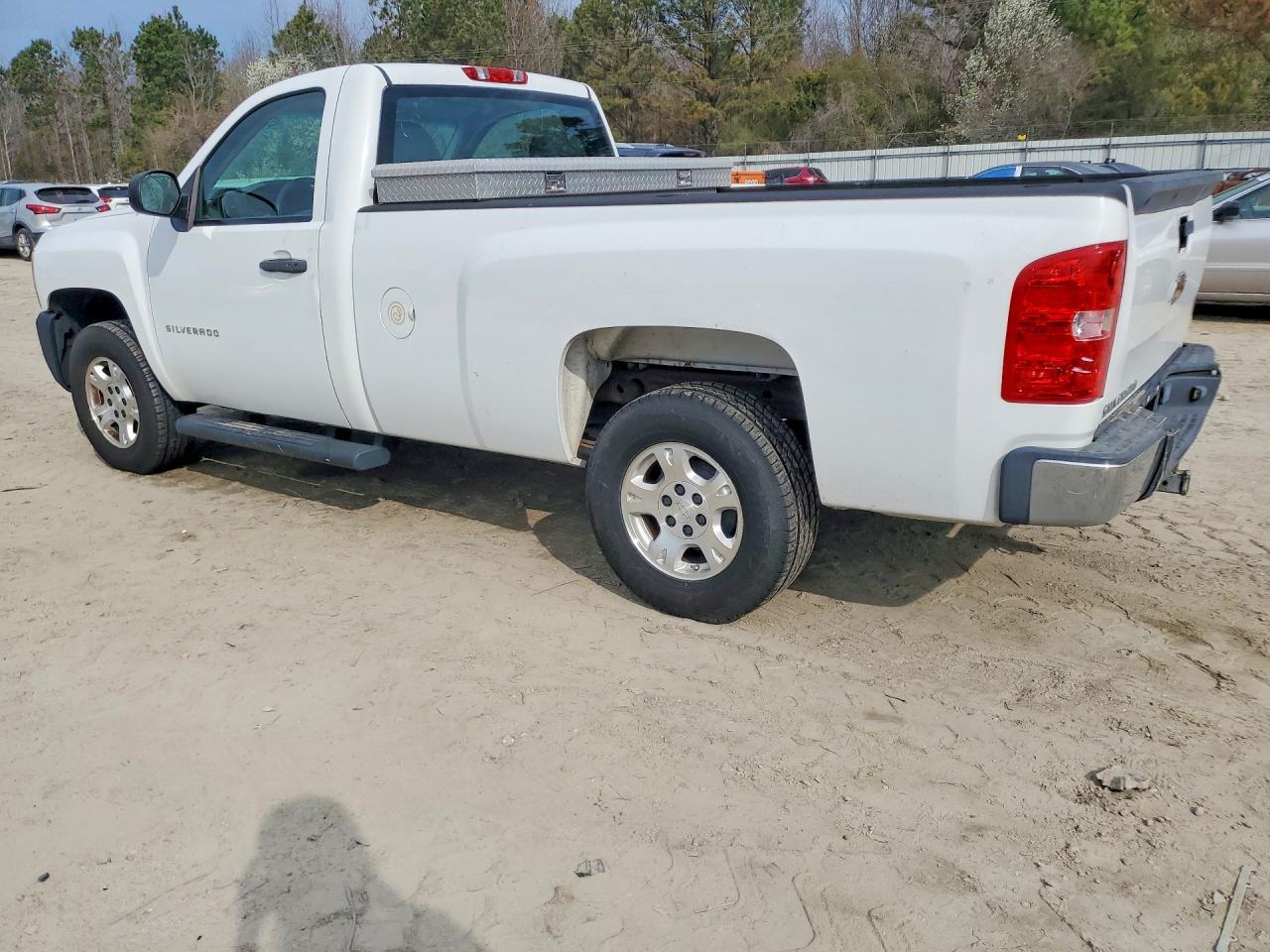 2010 Chevrolet Silverado C1500 - Фото 2