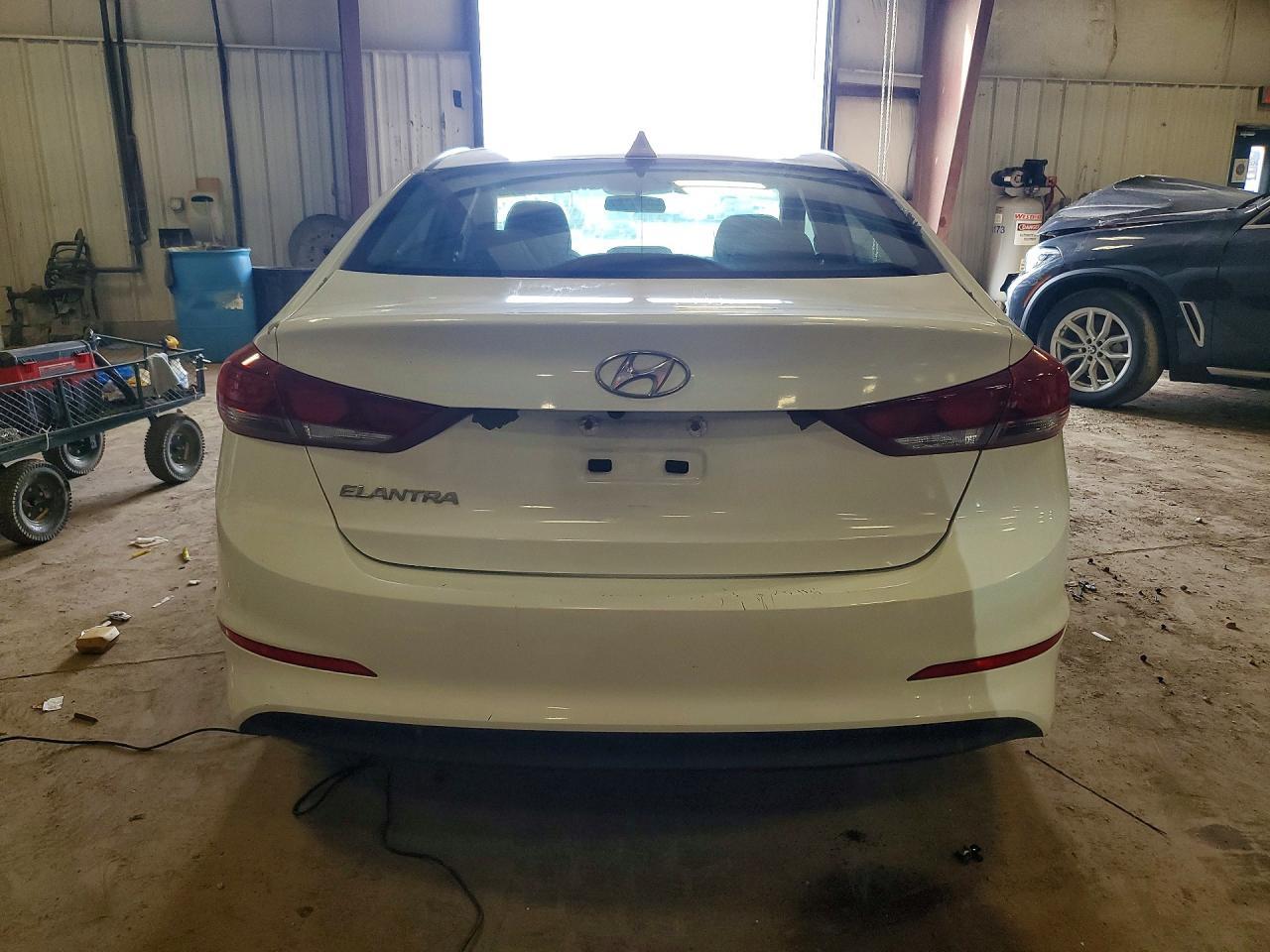2017 Hyundai Elantra Se - Image 6