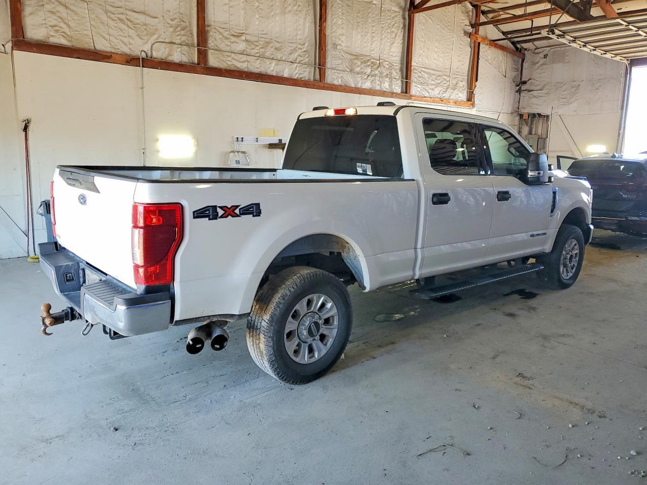 2022 Ford F250 Super Duty - Фото 3