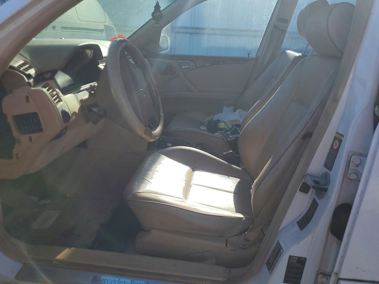 2000 Mercedes-Benz E 320 - Image 7