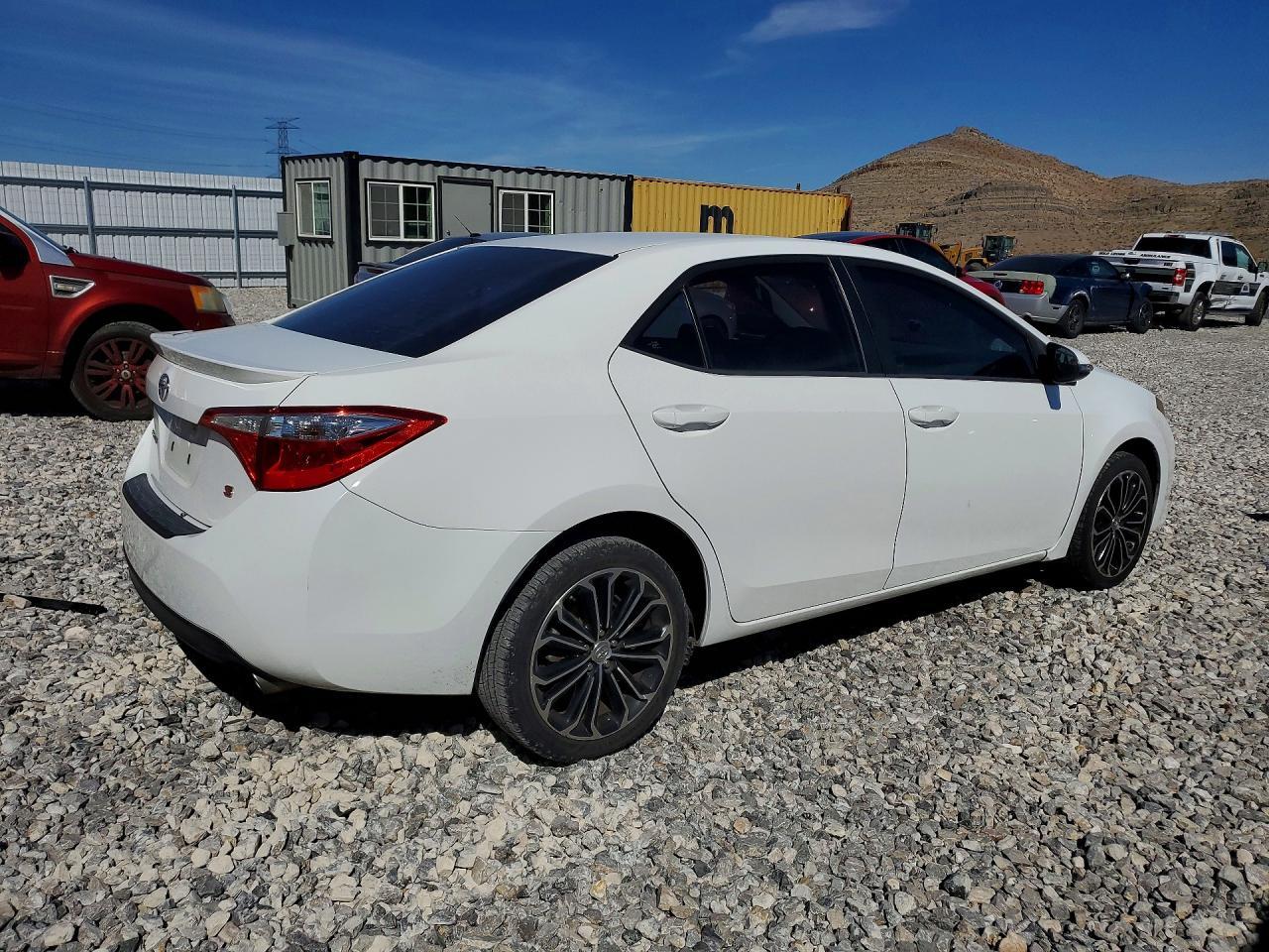 2015 Toyota Corolla S Plus - Фото 3