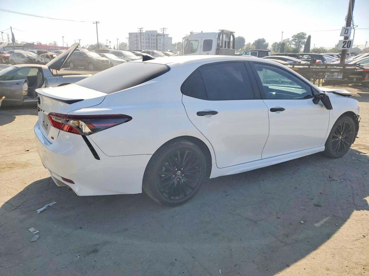 2022 Toyota Camry Se Nightshade - Фото 3