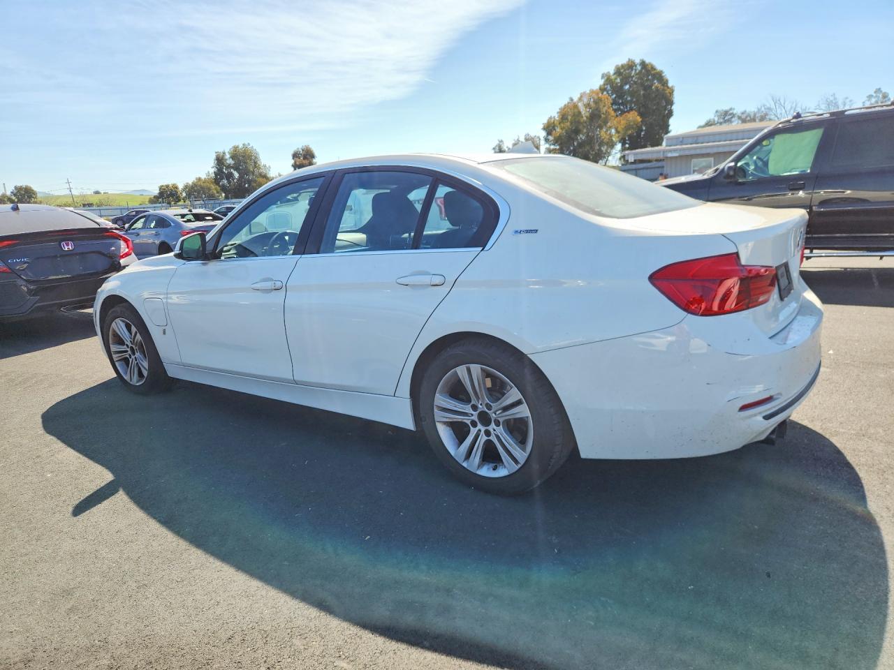 2018 BMW 330E - Image 2