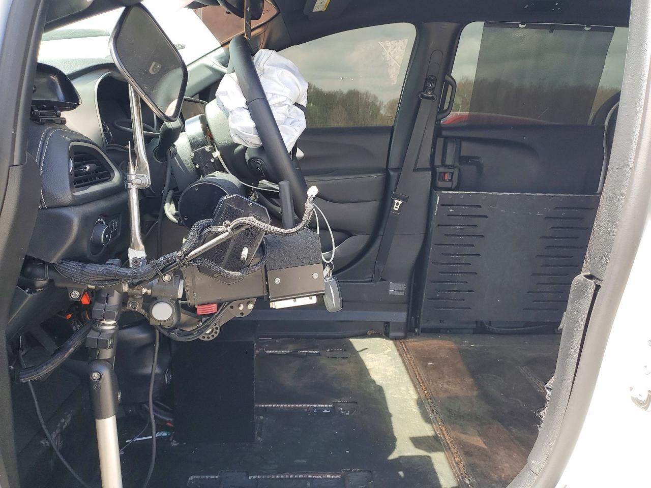 2023 Chrysler Pacifica Touring L - Фото 7