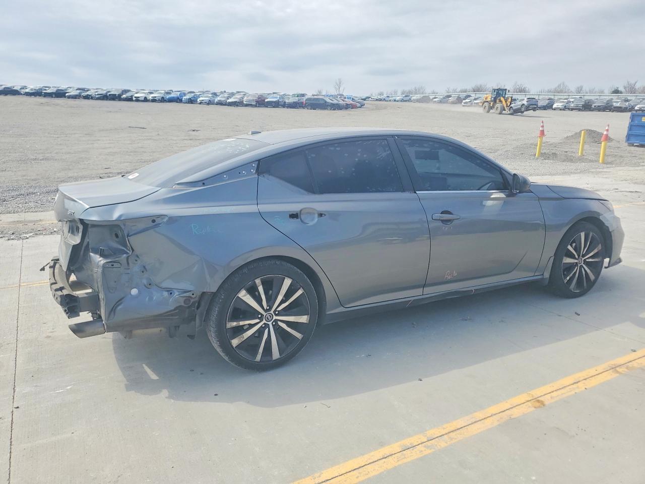 2021 Nissan Altima 2.5 Sr - Image 3