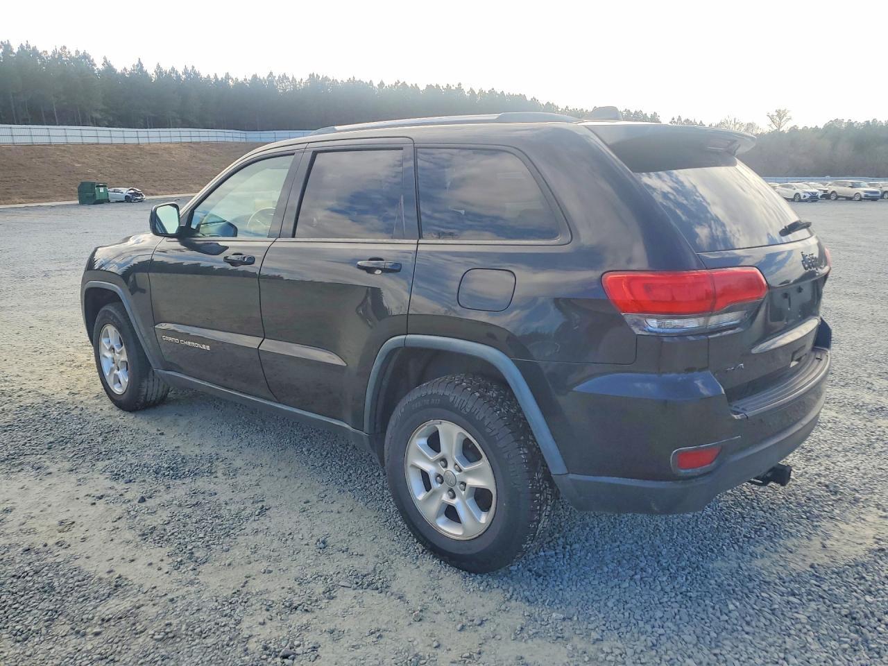 2015 Jeep Grand Cherokee Laredo - Фото 2