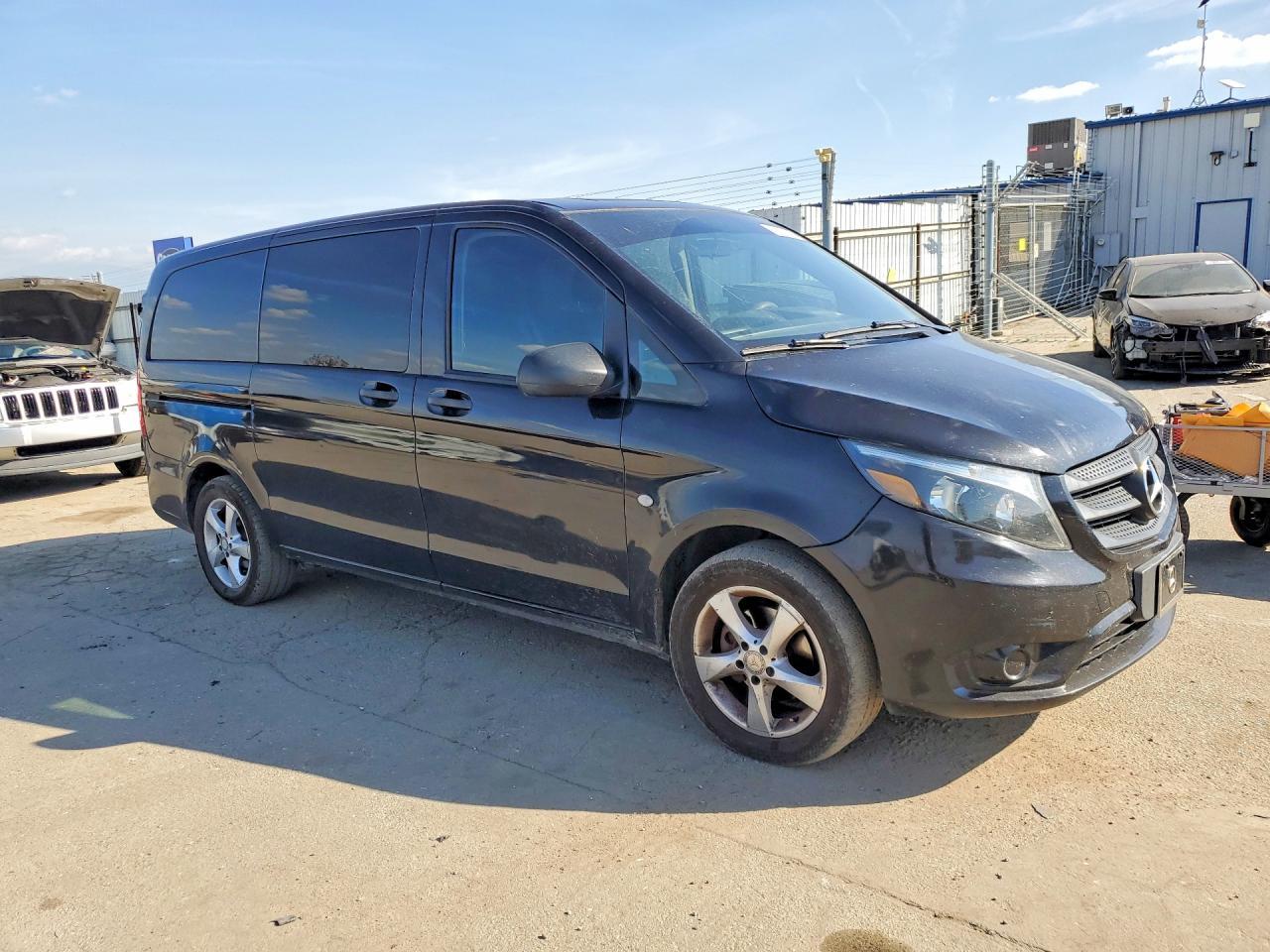 2017 Mercedes-Benz Metris - Фото 4