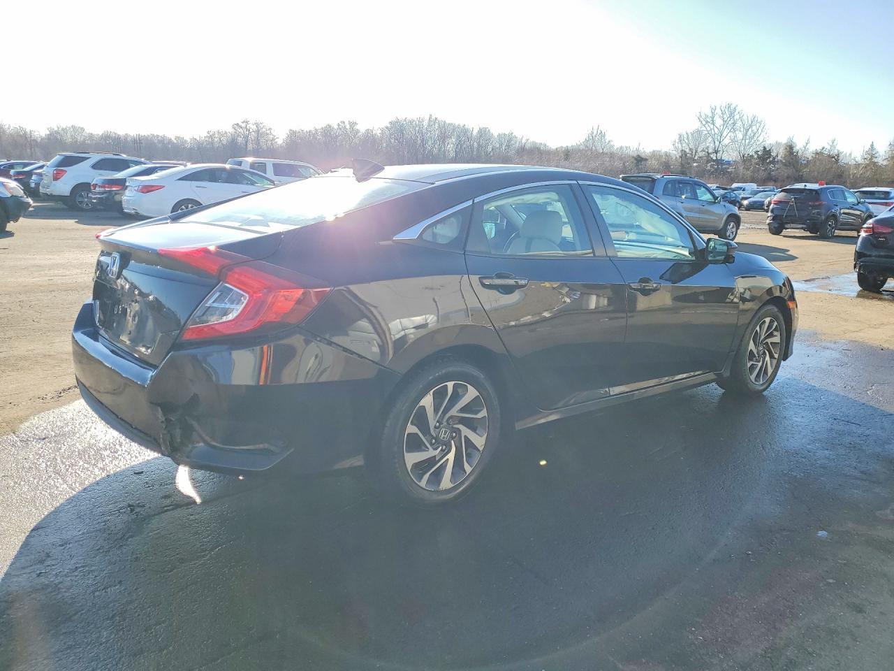 2018 Honda Civic Ex - Image 3