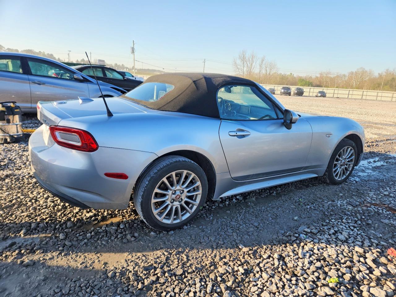 2018 Fiat 124 Spider Classica - Image 3