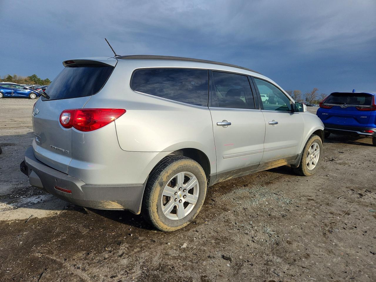 2011 Chevrolet Traverse Lt - Image 3