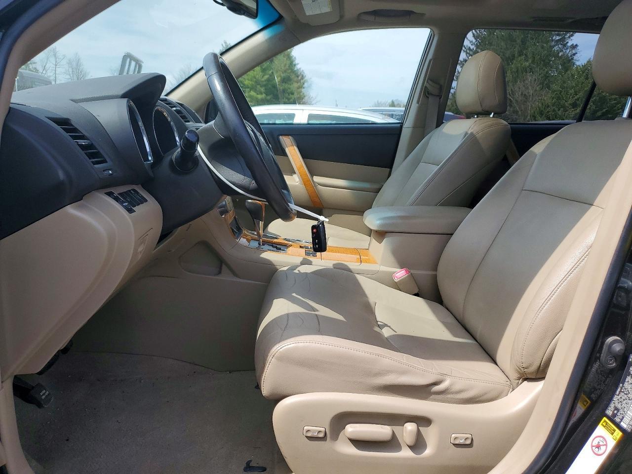 2010 Toyota Highlander Hybrid Limited - Image 7