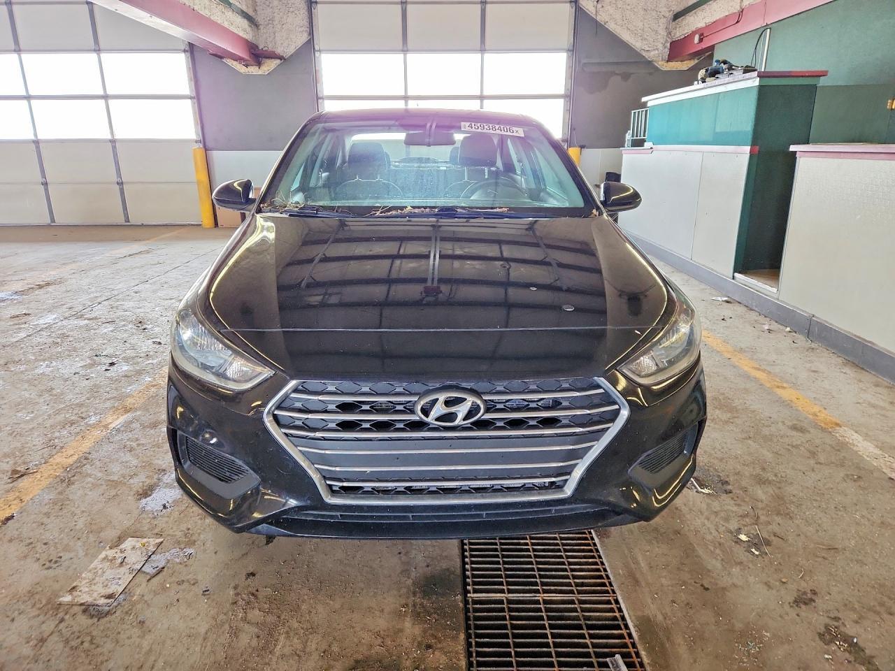 2022 Hyundai Accent Se - Фото 5