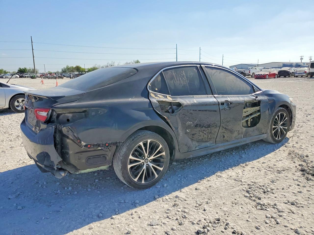 2018 Toyota Camry Se - Фото 3