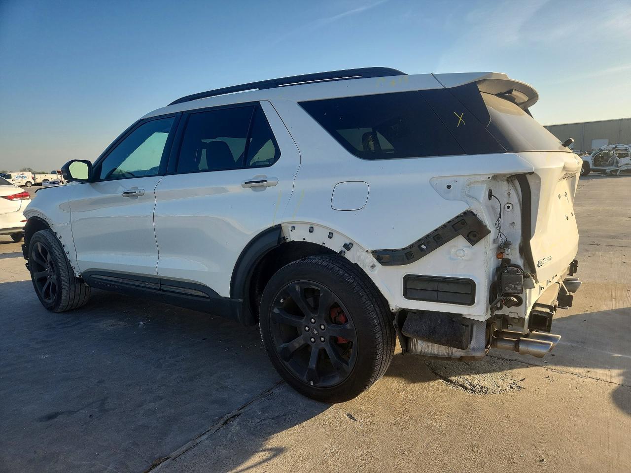 2023 Ford Explorer St - Фото 2