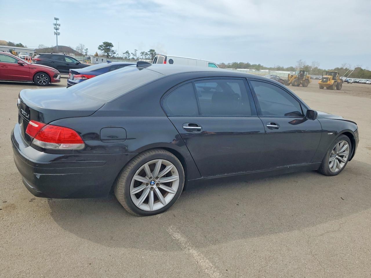 2007 BMW 750 - Фото 3