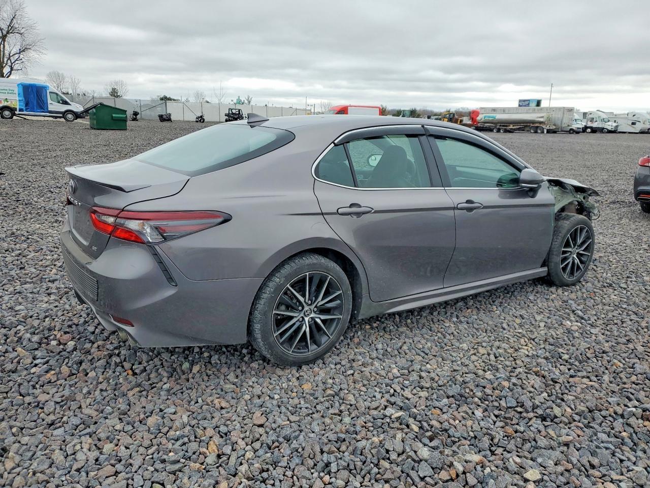 2023 Toyota Camry Se - Фото 3