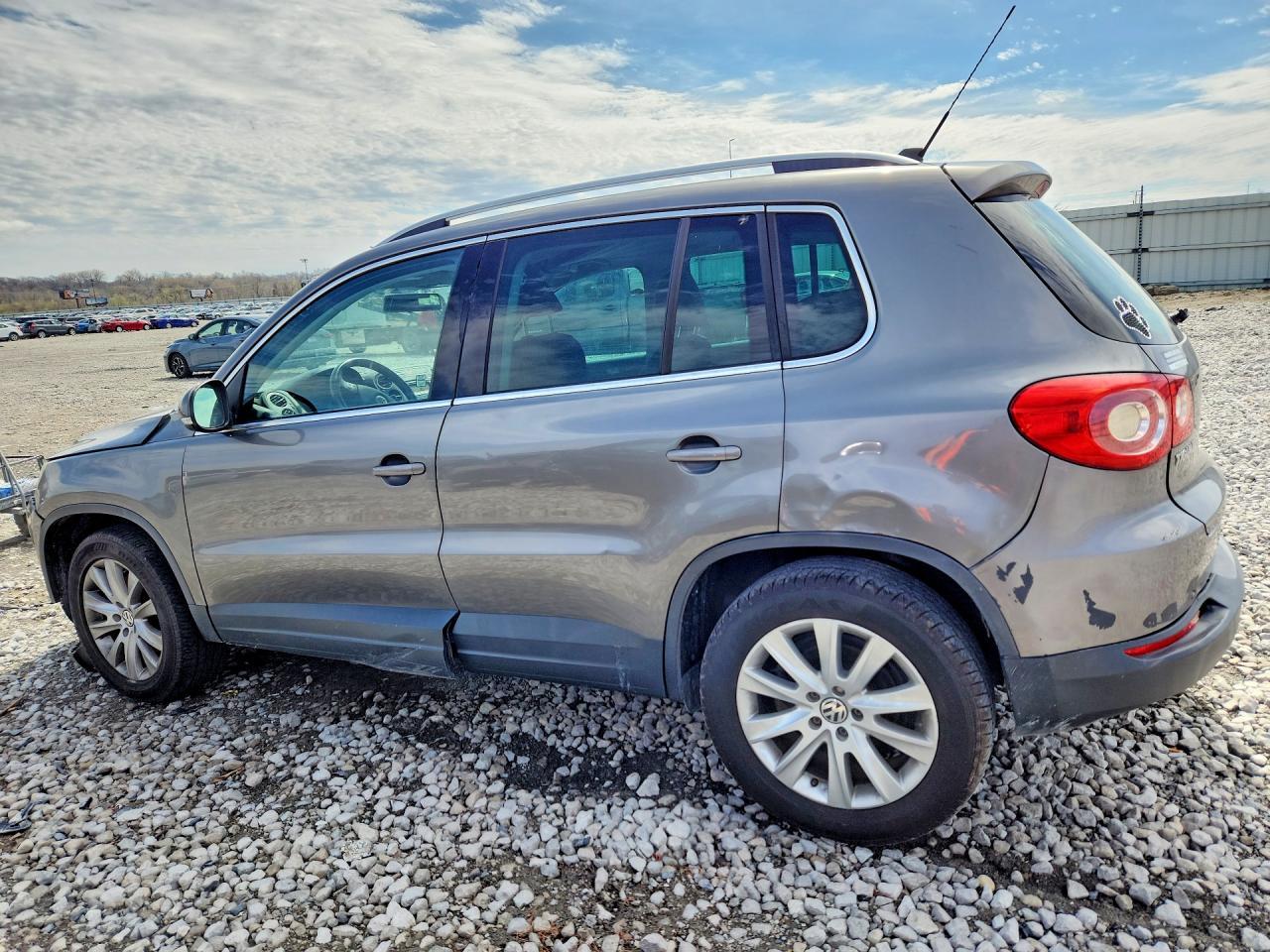 2009 Volkswagen Tiguan Se - Фото 2