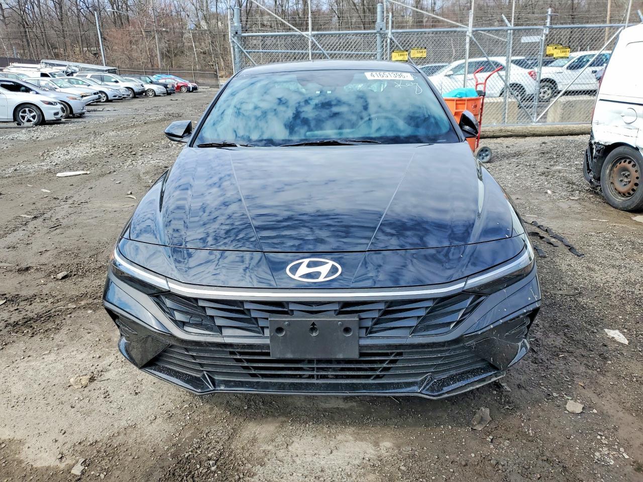 2025 Hyundai Elantra Sel Sport - Image 5