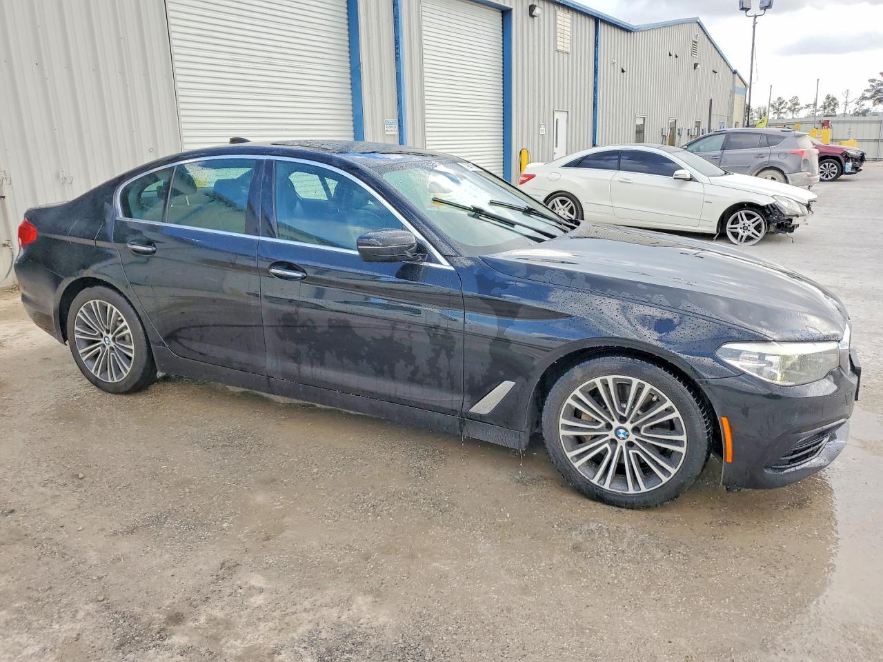 2017 BMW 530 I - Фото 4