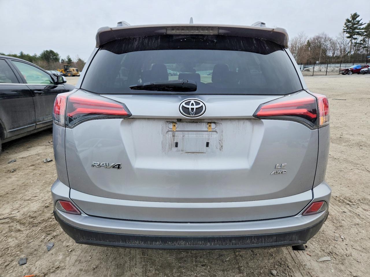 2017 Toyota Rav4 Le - Фото 6