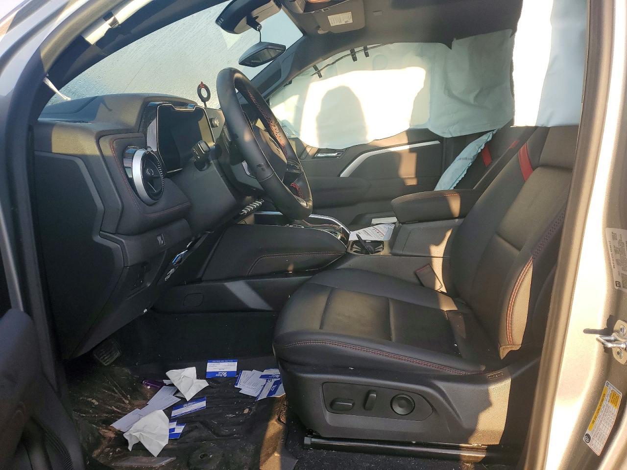 2025 Chev Colorado Z71 - Image 7