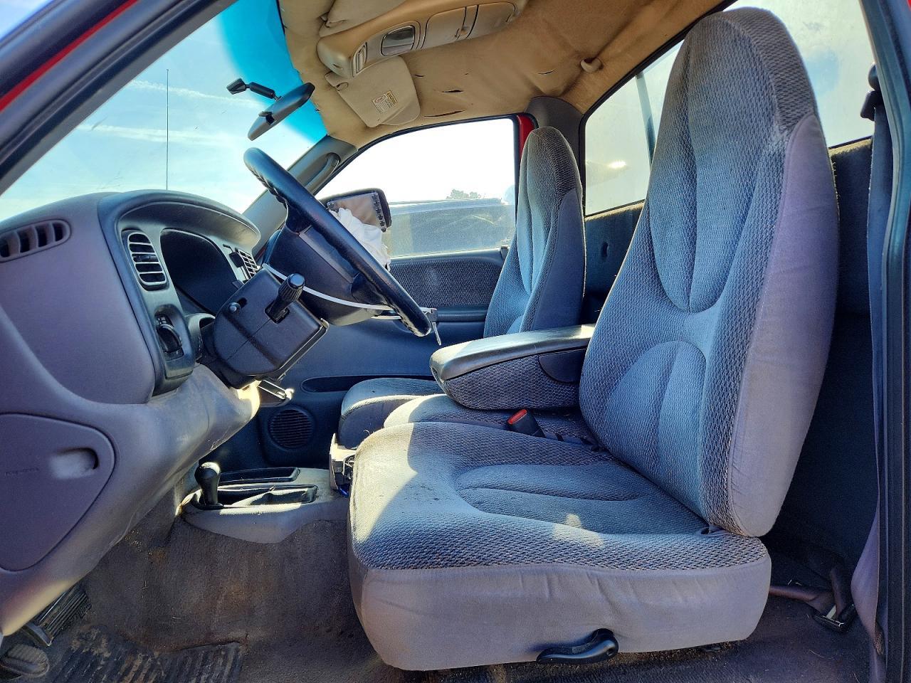 1999 Dodge Dakota - Image 7