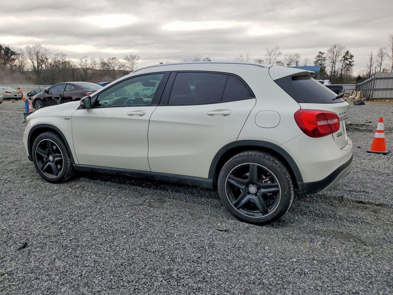 2015 Mercedes-Benz Gla 250 4Matic - Фото 2